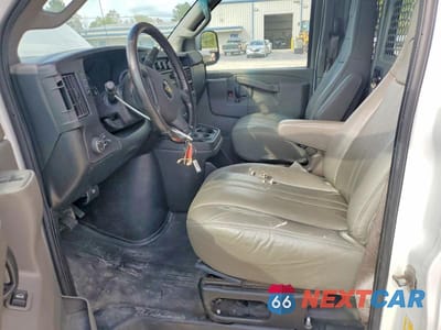 Zdjęcie 7 z 13 samochodu: 2020 CHEVROLET EXPRESS G2500 VIN:1GCWGAFP8L1275212 - miniatura