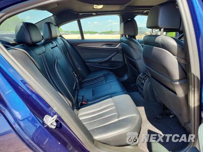 Zdjęcie 10 z 12 samochodu: 2019 BMW 530 XI VIN:WBAJA7C54KG912218 - miniatura