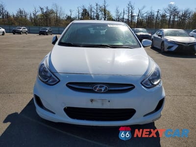 Piąte zdjęcie samochodu w środku: 2017 HYUNDAI ACCENT SE VIN:KMHCT5AE4HU336407 - miniatura
