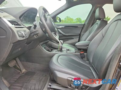 Zdjęcie 7 z 13 samochodu: 2017 BMW X1 XDRIVE28I VIN:WBXHT3Z34H4A58258 - miniatura