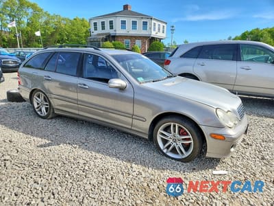 Czwarte zdjęcie samochodu z boku: 2005 MERCEDES-BENZ C VIN:WDBRH81J75F650534 - miniatura