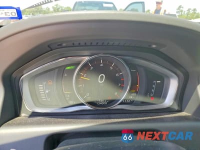Zdjęcie 9 z 12 samochodu: 2017 VOLVO XC60 T6 DYNAMIC VIN:YV449MRRXH2202793 - miniatura