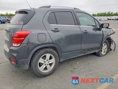 Trzecie zdjęcie samochodu z tyłu: 2017 CHEVROLET TRAX 1LT VIN:3GNCJLSB4HL155215 - miniatura