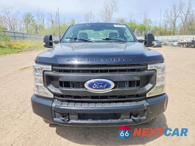 Piąte zdjęcie samochodu w środku: 2022 FORD F250 SUPER DUTY VIN:1FTBF2B61NEF22649 - miniatura