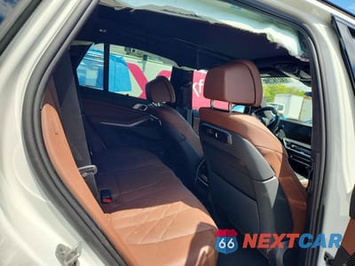 Zdjęcie 11 z 14 samochodu: 2026 BMW X5 M60I VIN:5UX33EU06T9384229 - miniatura