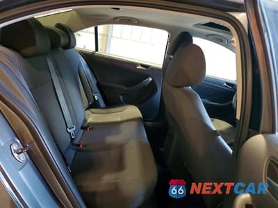 Zdjęcie 10 z 12 samochodu: 2012 VOLKSWAGEN JETTA BASE VIN:3VW2K7AJ7CM303858 - miniatura
