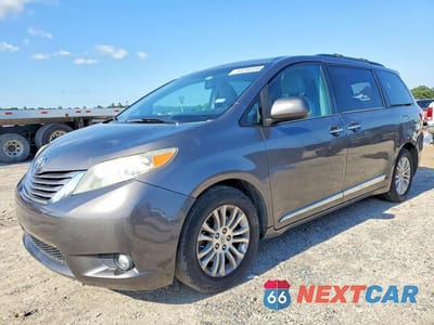 2016 TOYOTA SIENNA XLE PREMIUM 8-PASSENGER 5TDYK3DC9GS720956 - główne zdjęcie licytacji z USA - miniatura
