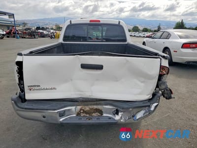 Zdjęcie 6 z 12 samochodu: 2015 TOYOTA TACOMA ACCESS CAB VIN:5TFTX4CN0FX051876 - miniatura
