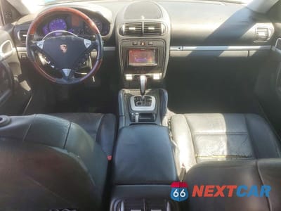 Zdjęcie 8 z 12 samochodu: 2006 PORSCHE CAYENNE VIN:WP1AA29P66LA20210 - miniatura