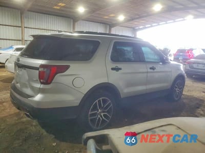 Trzecie zdjęcie samochodu z tyłu: 2016 FORD EXPLORER SPORT VIN:1FM5K8GT7GGB94134 - miniatura