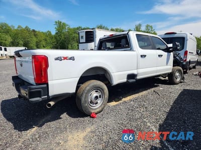 Trzecie zdjęcie samochodu z tyłu: 2023 FORD F350 SUPER DUTY VIN:1FT8W3BAXPEE20922 - miniatura