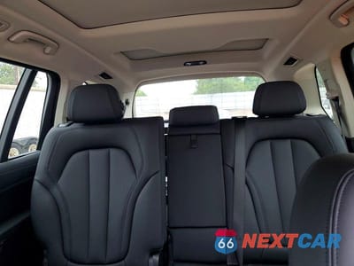 Zdjęcie 10 z 13 samochodu: 2022 BMW X7 XDRIVE40I VIN:5UXCW2C02N9J84393 - miniatura