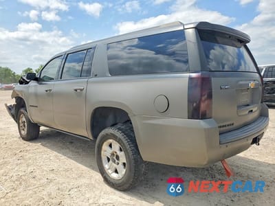 Drugie zdjęcie samochodu z przodu: 2020 CHEVROLET SUBURBAN C1500 LT VIN:1GNSCHKCXLR151506 - miniatura