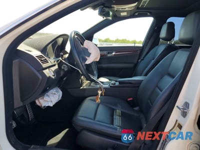Zdjęcie 7 z 13 samochodu: 2011 MERCEDES-BENZ C VIN:WDDGF5EB2BA515749 - miniatura