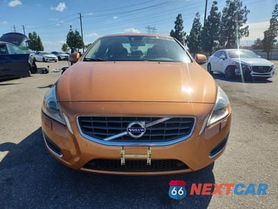 Piąte zdjęcie samochodu w środku: 2013 VOLVO S60 T5 VIN:YV1612FS1D2201700 - miniatura