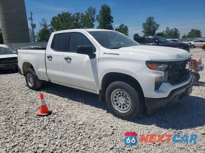 Czwarte zdjęcie samochodu z boku: 2023 CHEVROLET SILVERADO C1500 VIN:1GCRAAEK1PZ256657 - miniatura