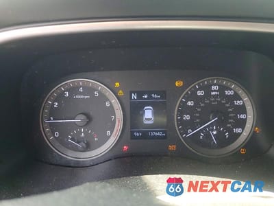 Zdjęcie 9 z 13 samochodu: 2019 HYUNDAI TUCSON SE VIN:KM8J23A47KU897326 - miniatura