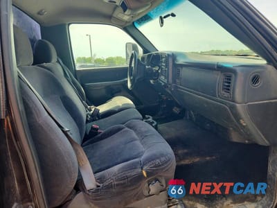 Zdjęcie 10 z 12 samochodu: 2001 CHEVROLET SILVERADO K2500 HEAVY DUTY VIN:1GCHK24U71E132795 - miniatura