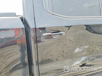 Zdjęcie 10 z 12 samochodu: 2025 CHEVROLET SILVERADO K1500 HIGH COUNTRY VIN:1GCUKJEL4SZ253163 - miniatura