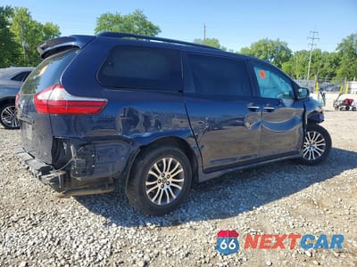 Trzecie zdjęcie samochodu z tyłu: 2018 TOYOTA SIENNA XLE 8-PASSENGER VIN:5TDYZ3DC0JS914357 - miniatura