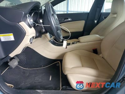 Zdjęcie 7 z 12 samochodu: 2014 MERCEDES-BENZ CLA 250 VIN:WDDSJ4EB3EN053735 - miniatura