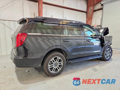Trzecie zdjęcie samochodu z tyłu: 2025 FORD EXPEDITION ACTIVE VIN:1FMJU1H80SEA37544 - miniatura