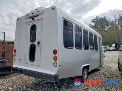 Czwarte zdjęcie samochodu z boku: 2023 CHEVROLET EXPRESS G4500 VIN:1HA6GUC78PN014047 - miniatura