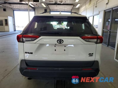 Zdjęcie 6 z 14 samochodu: 2023 TOYOTA RAV4 XLE VIN:2T3P1RFVXPC344901 - miniatura