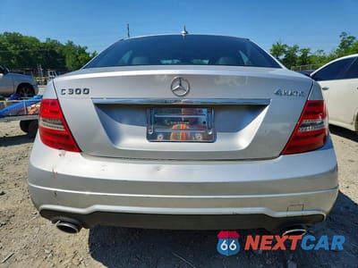 Zdjęcie 6 z 12 samochodu: 2013 MERCEDES-BENZ C 300 4MATIC VIN:WDDGF8AB9DR300882 - miniatura