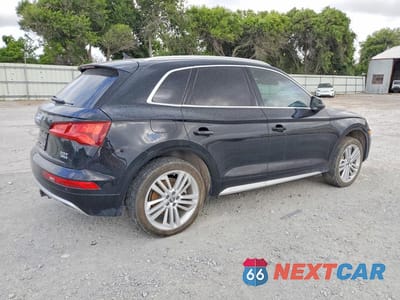 Trzecie zdjęcie samochodu z tyłu: 2018 AUDI Q5 VIN:WA1BNAFY9J2002200 - miniatura