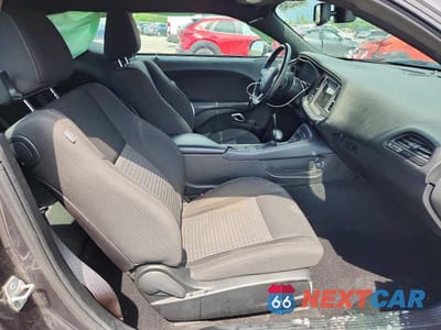 Zdjęcie 10 z 12 samochodu: 2019 DODGE CHALLENGER SXT VIN:2C3CDZAG9KH736391 - miniatura