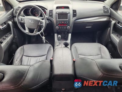 Zdjęcie 8 z 12 samochodu: 2013 KIA SORENTO EX VIN:5XYKUDA26DG319536 - miniatura