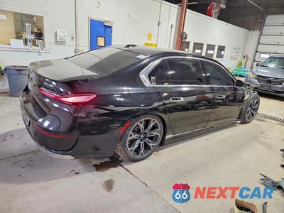Trzecie zdjęcie samochodu z tyłu: 2024 BMW I7 XDRIVE60 VIN:WBY53EJ09RCP73326 - miniatura
