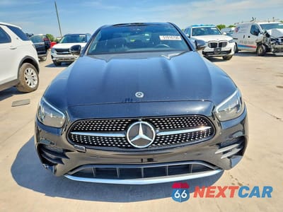 Piąte zdjęcie samochodu w środku: 2021 MERCEDES-BENZ E 350 4MATIC VIN:W1KZF8EB1MA972839 - miniatura