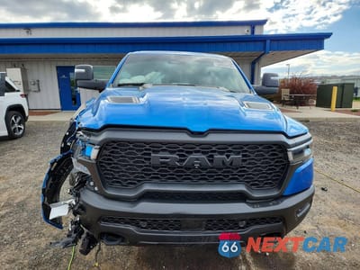 Piąte zdjęcie samochodu w środku: 2025 RAM 1500 REBEL VIN:1C6SRFLP5SN715072 - miniatura