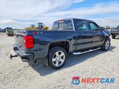 Trzecie zdjęcie samochodu z tyłu: 2018 CHEVROLET SILVERADO K1500 LT VIN:3GCUKREC7JG347485 - miniatura