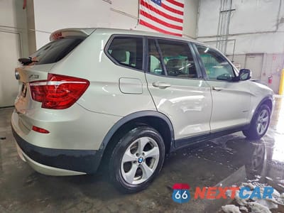 Trzecie zdjęcie samochodu z tyłu: 2011 BMW X3 XDRIVE28I VIN:5UXWX5C51BL706212 - miniatura