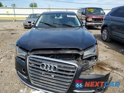 Piąte zdjęcie samochodu w środku: 2014 AUDI S8 QUATTRO VIN:WAUD2AFD4EN002417 - miniatura