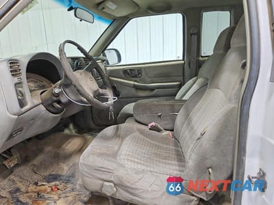 Zdjęcie 7 z 12 samochodu: 2000 CHEVROLET S TRUCK S10 VIN:1GCCS19W1Y8176010 - miniatura