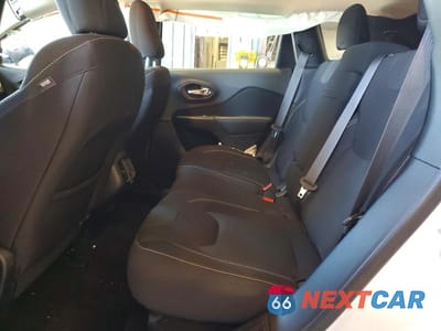 Zdjęcie 11 z 13 samochodu: 2016 JEEP CHEROKEE LATITUDE VIN:1C4PJMCS7GW245160 - miniatura