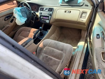 Zdjęcie 8 z 12 samochodu: 2000 HONDA ACCORD LX VIN:1HGCG3148YA010536 - miniatura