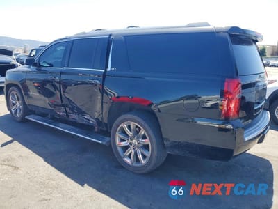 Drugie zdjęcie samochodu z przodu: 2016 CHEVROLET SUBURBAN VIN:1GNSKJKC0GR414750 - miniatura