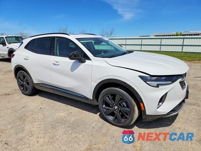Czwarte zdjęcie samochodu z boku: 2023 BUICK ENVISION ESSENCE VIN:LRBFZPR47PD036624 - miniatura