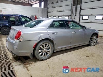 Trzecie zdjęcie samochodu z tyłu: 2018 CHRYSLER 300 LIMITED VIN:2C3CCAKG2JH127449 - miniatura
