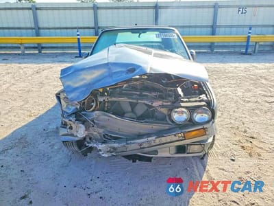 Piąte zdjęcie samochodu w środku: 1991 BMW 318 I VIN:WBABA7317MEJ11315 - miniatura