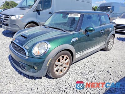 2013 MINI COOPER S WMWSV3C5XDT395289 - główne zdjęcie licytacji z USA - miniatura