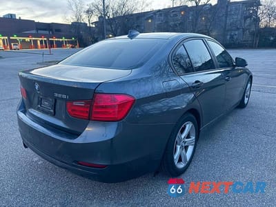Czwarte zdjęcie samochodu z boku: 2012 BMW 328 I SULEV VIN:WBA3C1C54CF430078 - miniatura