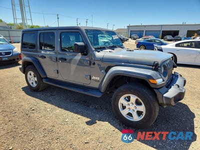 Czwarte zdjęcie samochodu z boku: 2020 JEEP WRANGLER UNLIMITED SPORT VIN:1C4HJXDG9LW216589 - miniatura
