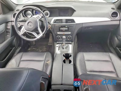 Zdjęcie 8 z 12 samochodu: 2013 MERCEDES-BENZ C 250 VIN:WDDGF4HB6DA865071 - miniatura