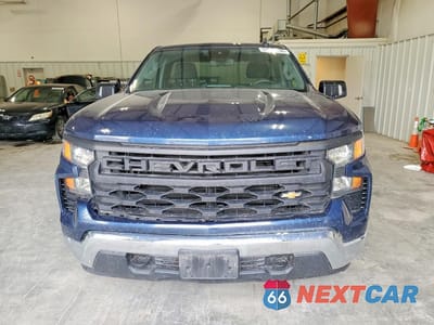 Piąte zdjęcie samochodu w środku: 2022 CHEVROLET SILVERADO K1500 VIN:3GCNDAED0NG668136 - miniatura